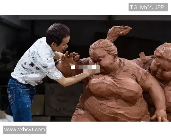 泥塑艺术中的足球明星形象解析与精彩作品展示